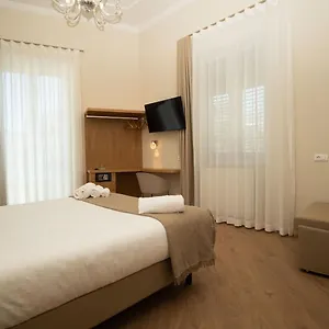 https://manere-suites.palermohotels.org